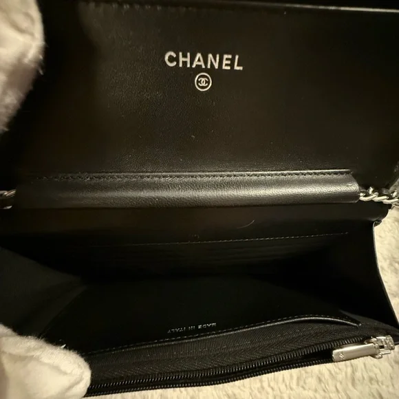 🔥RARE!! CHANEL•24C Star CC Lambskin Quilted Wallet On Chain - Picture 11 of 16
